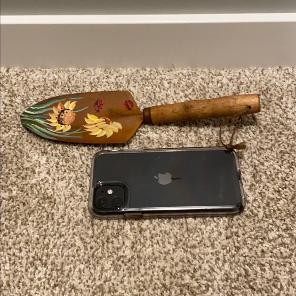 Decorative shovel